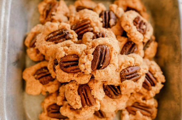 Cheddar Pecan Wafers (V) Ladyfingers